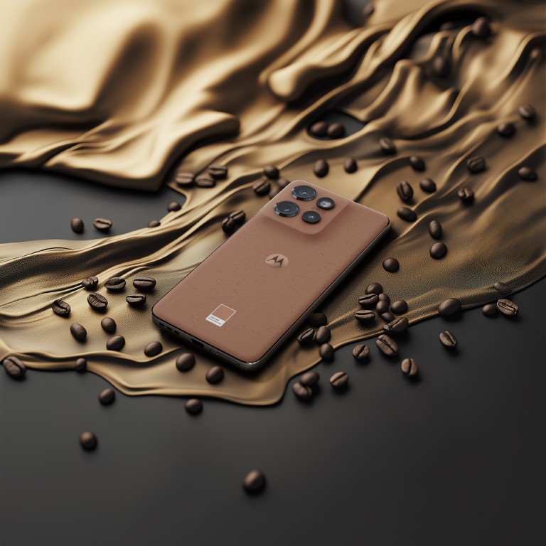 Motorola Pantone Mocha Mousse b