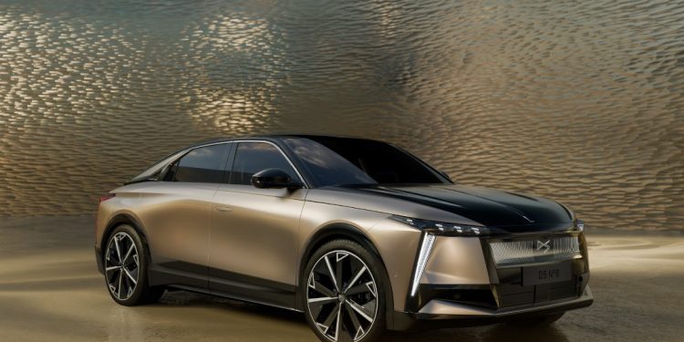 DS N°8: o novo porta-estandarte eléctrico da DS Automobiles em Portugal durante 2025