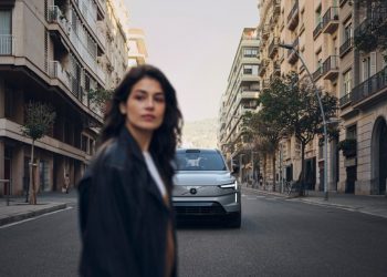 Novo Volvo EX90 tem campanha pub emocionante