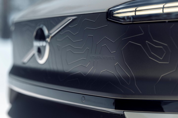 339536 Volvo EX30 Cross Country exterior 3