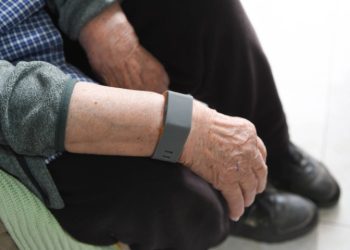 5G combate isolamento social de idosos em Loulé