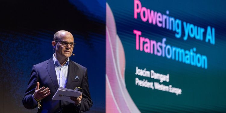 7k Pax no Building The Future com IA de fundo 1 7k Pax no Building The Future com IA de fundo