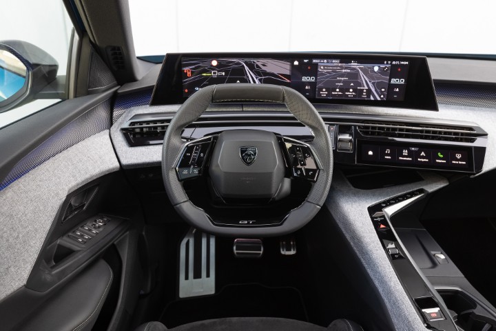 Novo PEUGEOT 3008 já conquistou mais de 2.000 portugueses 3 PEUGEOT E3008TESTDRIVE 2402TC097