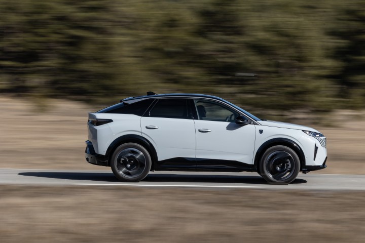 Novo PEUGEOT 3008 já conquistou mais de 2.000 portugueses 4 PEUGEOT E3008TESTDRIVE 2402TC227 1