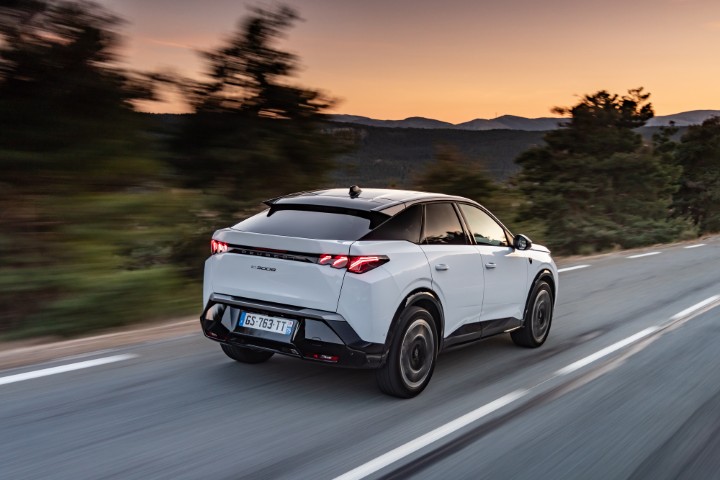 Novo PEUGEOT 3008 já conquistou mais de 2.000 portugueses 5 PEUGEOT E3008TESTDRIVE 2402TC257 1