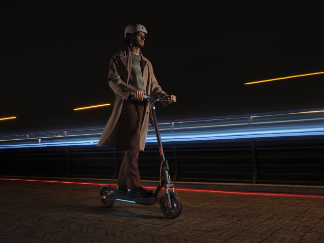 Xiaomi Electric Scooter 5 Max Drive at night 1