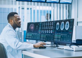Kyndryl e Microsoft lançam assistente de saúde com IA: Dragon Copilot