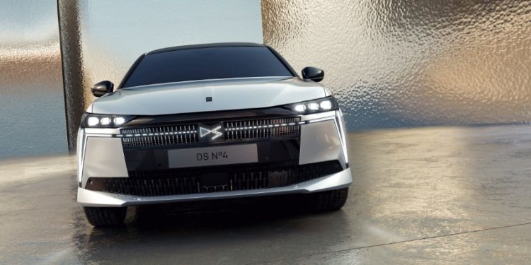 DS N°4 EXT CAM 005 BLANCHE1