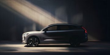 Volvo XC70 atinge 200 km em modo eléctrico