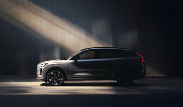 Volvo XC70 atinge 200 km em modo eléctrico 1 Volvo XC70 atinge 200 km em modo eléctrico