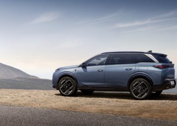 Peugeot E-3008 e E-5008 325 Dual Motor com tracção integral