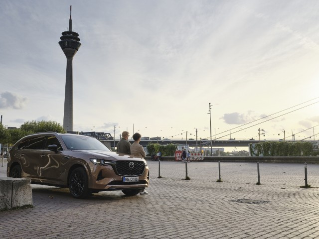 Tóquio cabe em Düsseldorf — e o Mazda CX-80 leva-nos até lá 6 mazdastories japan on the rhine