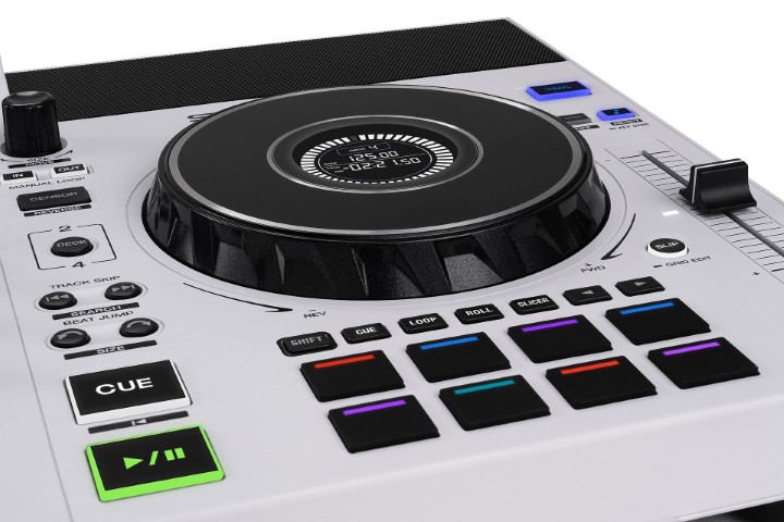 Denon DJ SC LIVE 4 agora em branco — potência e estilo num só equipamento 3 Denon DJ SC LIVE 4 c
