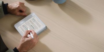 Kobo Libra Colour: leve uma biblioteca para a praia (ou para onde quiser)