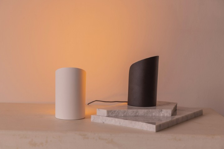 Philips Hue Play Wall Washer: iluminação imersiva com IA 2 hue play wall washer lifestyle black and white