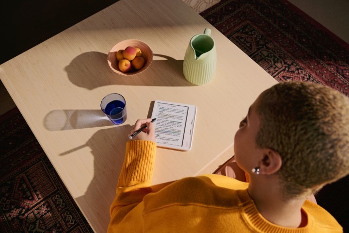 Kobo Libra Colour: o eReader de Verão que lê com cor… e em silêncio 3 Kobo WRITING TABLE PT PT 1