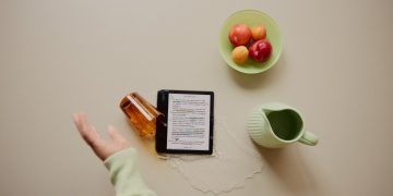 Kobo Libra Colour: o eReader de Verão que lê com cor… e em silêncio