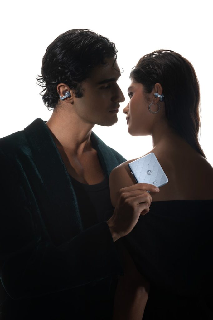 IMG 1 Motorola apresenta The Brilliant Collection com cristais Swarovski