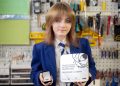 Rebecca Young: aos 12 Anos conquistou o mundo com uma mochila solar