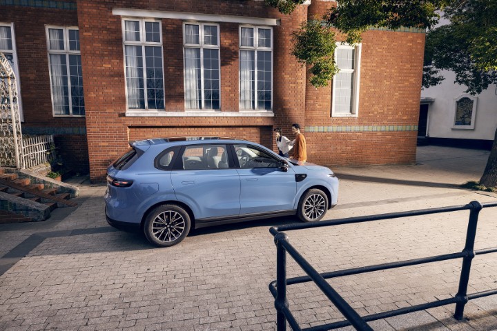 B10 Exterior 2