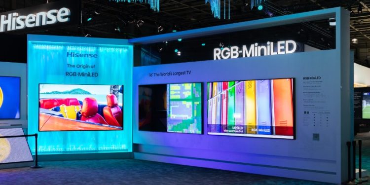 Hisense 116UXQ RGB-MiniLED; TV Hisense com tecnologia RGB-MiniLED; campanha Hisense Mundial 2026.