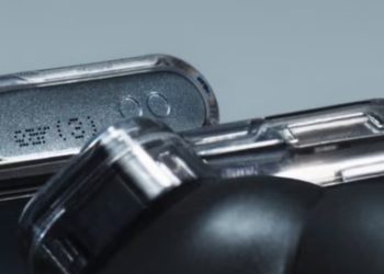 Nothing Ear 3 com caixa semi-transparente; Design preto do Nothing Ear 3; Teaser oficial Nothing Ear 3.