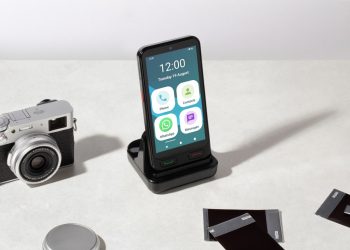 Smartphone SPC ZEUS 2 com ecrã compacto e botão SOS para seniores