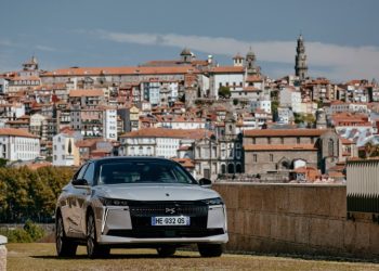 DS N°4 2025 em estreia em Portugal