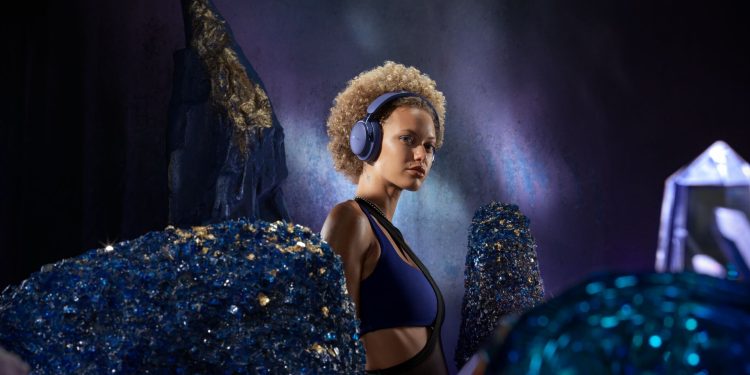 Bose QuietComfort Ultra 2: IA e som de cinema redefinem o silêncio 1 Headphones Bose QuietComfort Ultra 2 na cor Midnight Violet.