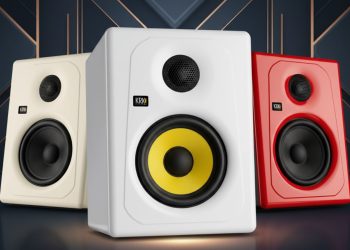 Monitores de estúdio KRK Kreate 5 em cores White, Latte e Scarlett.