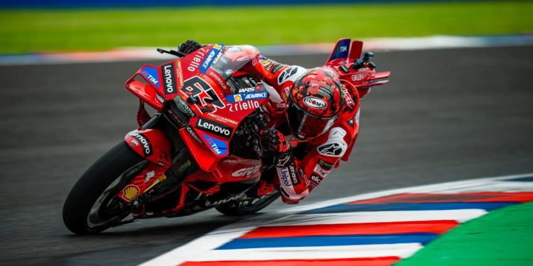 Ducati Lenovo Team – Triple Crown MotoGP 2025 garantida com tecnologia Lenovo e domínio total nas pistas.