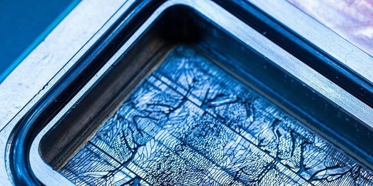 Microsoft microfluídica: chips de IA 3x mais frescos 1 Microsoft microfluídica arrefecimento chips IA centros de dados