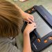 Tablet braille Monarch com gráficos táctis para escolas da Europa e Portugal