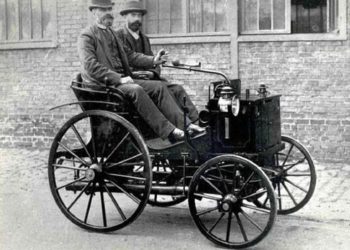 Panhard Levassor 1895 primeiro automóvel Portugal Conde Avillez ACP museu