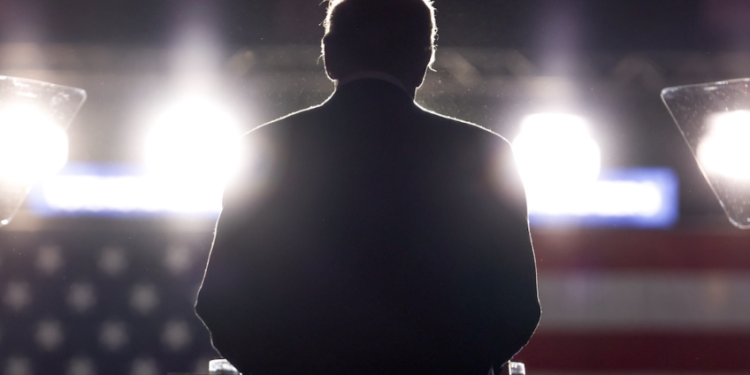 Trump e a liberdade de imprensa: ataques, licenças e humoristas no alvo