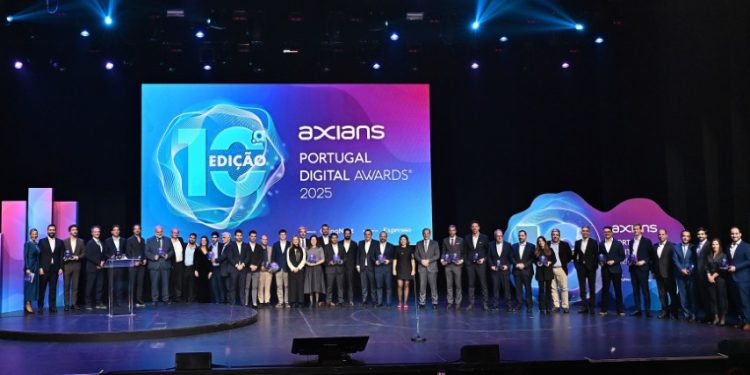 Vencedores dos Portugal Digital Awards 2025 anunciados no Casino Estoril, com destaque para projetos de transformação digital em Portugal.