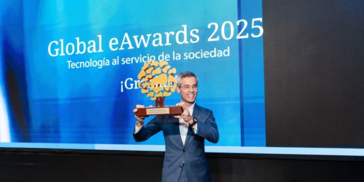 Usawa Care conquista prémio global de tecnologia com impacto social 1 Equipa da Usawa Care a celebrar a vitória nos Global eAwards 2025