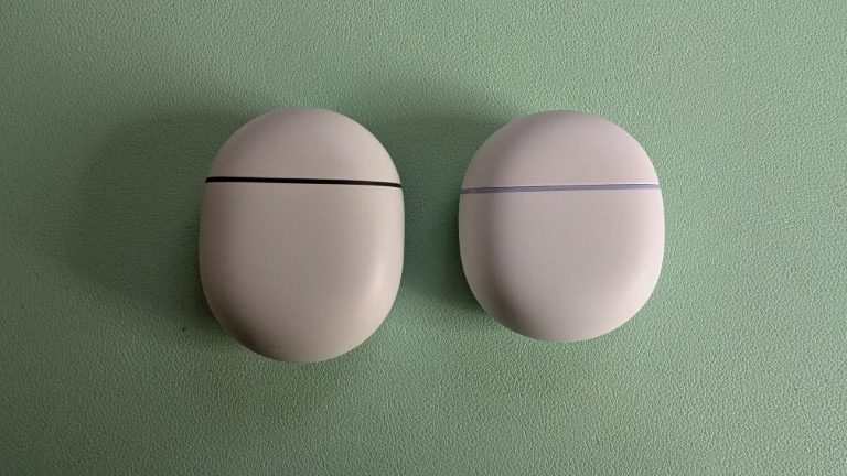 Analise Google Pixel Buds 2a rotated