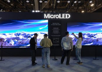 Hisense MicroLED RGBY 163MX CES 2026 ecrã quatro cores