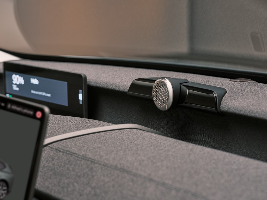 Volvo EX60: o eléctrico que quer acabar com a ansiedade 7 EX60 COLUNA BOWER WILKINS