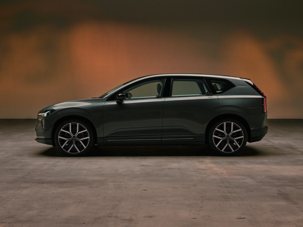 Volvo EX60: o eléctrico que quer acabar com a ansiedade 11 EX60 Lateral 02 1