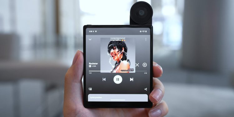 iKKO Mind One Pro smartphone ultracompacto com ecrã AMOLED quadrado e design minimalista