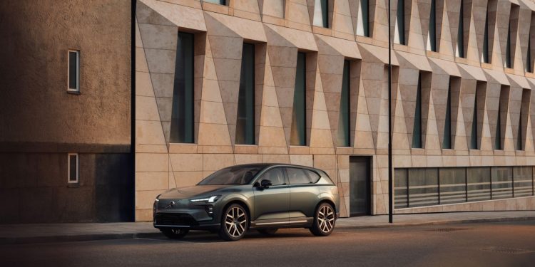 Volvo EX60: o eléctrico que quer acabar com a ansiedade 1 Volvo EX60 SUV elétrico autonomia longa e carregamento rápido