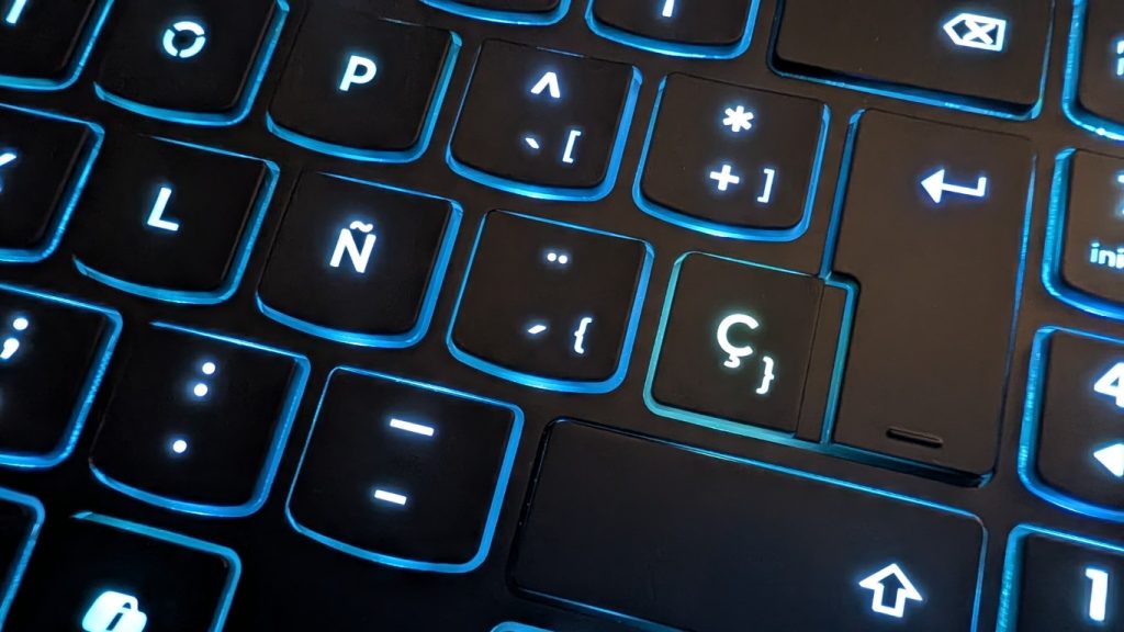 Analise Lenovo Legion 9 18IAX10 6