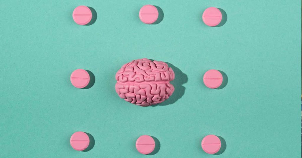 A dopamina é um neurotransmissor essencial produzido no cérebro. Ela serve como uma ponte de comunicação entre os neurônios e sua atuação é fundamental para o bom funcionamento neurológico e fisiológico. 