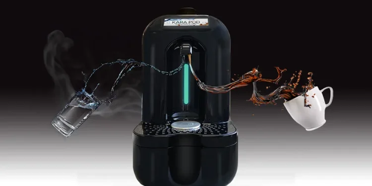 Kara Pod coffee maker em bancada de cozinha