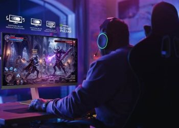 monitor gaming AOC com tecnologia de redução de motion blur em ação