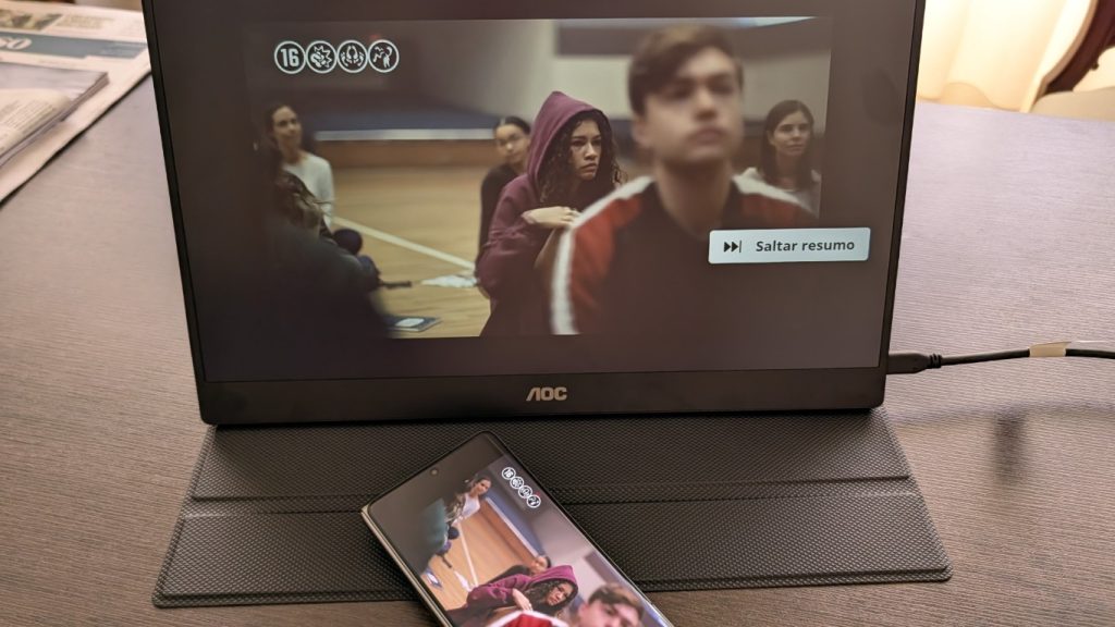 Analise AOC 16T20E2 ligado smartphone 1 5