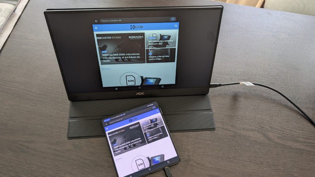 Analise AOC 16T20E2 ligado smartphone 3