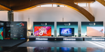stand da Hisense no Hi-Fi Show 2026 com TVs RGB MiniLED e projetores